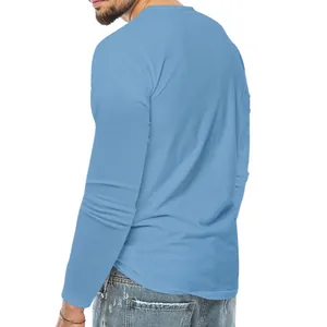 Slim fit lichtblauw heren T-shirt met lange mouwen en een modieuze ronde achterzoom