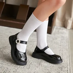 Girls black patent leather Mary Jane shoes with elegant pearl buckle for school wear