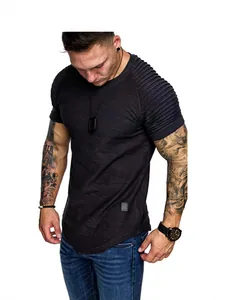 Men's slim fit pleated raglan sleeve T-shirt with casual round neck and curved hem