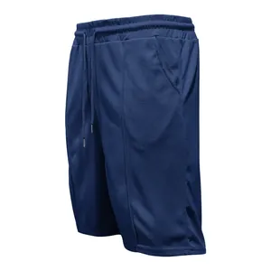 Dettaglio ravvicinato del tessuto mesh blu navy per pantaloncini estivi da uomo