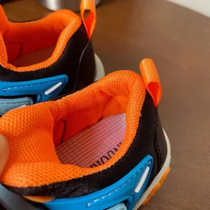 Ademende mesh sneakers voor jongens met zachte zolen om te leren lopen