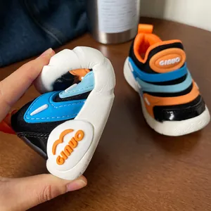 Flexibele babyrups-sneakers met ademend mesh en zachte antislipzool voor peuters