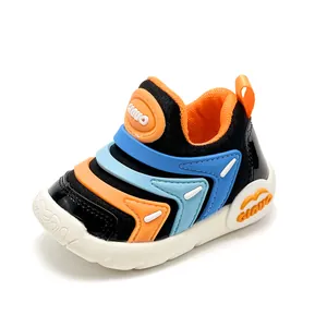 Ademende rups loopschoenen voor peuters met zachte rubberen zool voor baby jongetjes