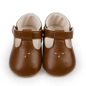 Brown soft-soled baby Mary Jane walking shoes for infants aged 0-1 year old