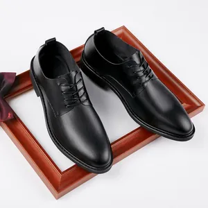 Clásicos zapatos de vestir de cuero negro para hombre para ocasiones de negocios