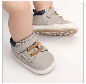 Zapato de aprendizaje gris para bebé niño con suela blanda antideslizante y velcro
