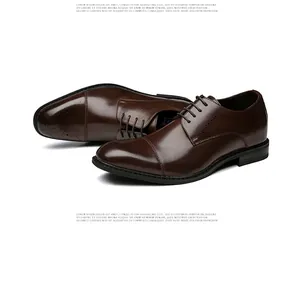 Chaussures brogues classiques en cuir marron foncé avec bout fleuri et lacets élégants