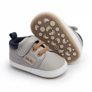 Zapatos de aprendizaje antideslizantes con suela blanda para bebés con velcro