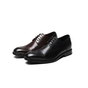 Chaussures richelieus classiques en cuir véritable pour hommes, style business formel.