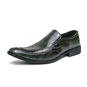 Elegant dark green embossed crocodile pattern patent leather pointed-toe loafers