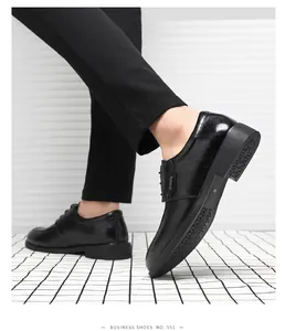 Seitenansicht schwarzer Herren-Derbyschuhe aus Leder mit spitzer Kappe für das Büro