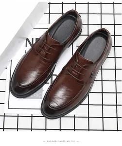 Klassische braune Leder-Derbyschuhe für Herren mit eleganter Spitze und Schnürung