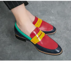 Mocassini da uomo a punta con un vivace design patchwork multicolore in vera pelle