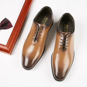 Zapatos Oxford clásicos de cuero marrón bruñido con punta fina para hombre