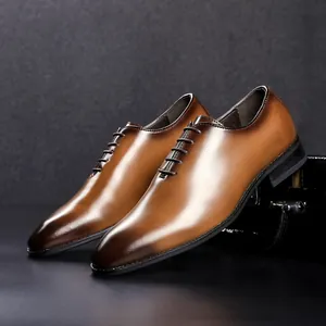 Zapatos oxford clásicos de cuero marrón para hombre con punta pulida y cordones