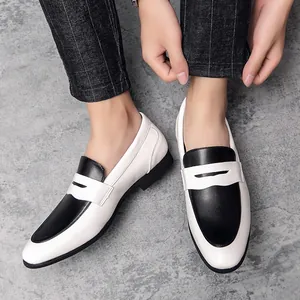 Fashionable two-tone black and white pointed-toe leather loafers for men