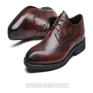 Hochwertige braune Brogue-Derby-Schuhe aus Leder mit eleganter quadratischer Zehenpartie