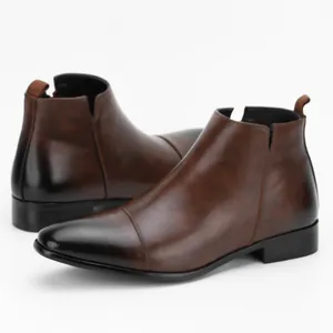 Braune Chelsea-Boots aus Leder für Herren mit polierter Spitze und Gummizug