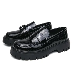 Mocassins pour hommes en cuir gaufré noir style britannique avec semelle crantée