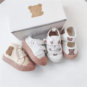 Cute Korean style soft sole children's bear canvas shoes and original packaging box