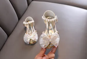 Glitzernde goldene Prinzessinnenschuhe für Mädchen mit Strass-Schmetterling und Perlen
