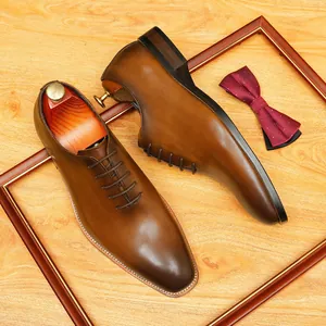 Chaussures Oxford élégantes en cuir marron avec bout pointu pour mariages formels