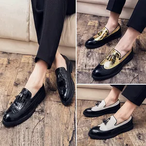 Mocassins à glands Brogue pour hommes en variantes noir, doré et blanc élégant