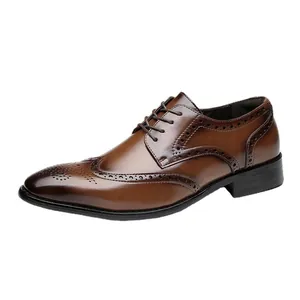 Chaussures derby brogue en cuir marron pour hommes avec talon rehaussé pour le bureau