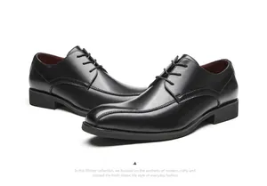 Detailansicht des glatten schwarzen Finishs und Schnürdesigns dieser Herren-Derby-Schuhe