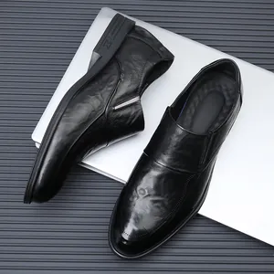Hochwertige schwarze Herren-Business-Schuhe aus echtem Leder im klassischen Slip-On-Stil