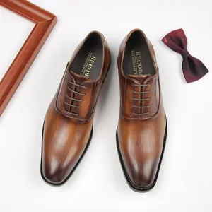 Chaussures habillées élégantes à lacets pour hommes, marron dégradé, pour mariage.