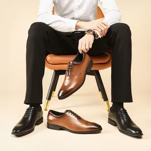Zapatos clásicos de negocios Brogue para hombre con elegantes detalles tallados de vestir