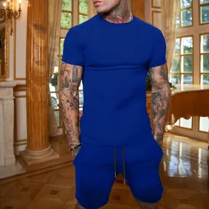 Completo sportivo da uomo due pezzi blu reale con t-shirt a maniche corte e pantaloncini