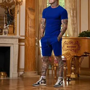 Completo sportivo da uomo blu reale con t-shirt slim fit e pantaloncini coordinati estivi