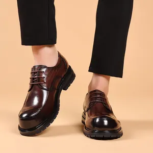 Men's brown genuine leather formal shoes with thick soles and stylish crocodile texture