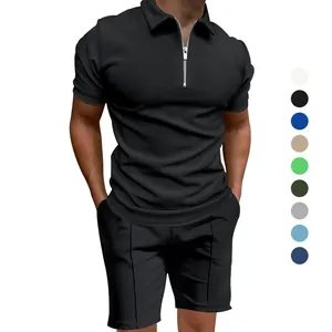 Vista dettagliata del set polo e pantaloncini da uomo in maglia waffle con colori