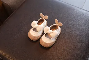 Chaussures de marche blanches pour bébé avec nœud et oreilles de lapin en cuir souple