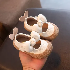 Chaussures de marche en cuir blanc avec nœud et semelle souple antidérapante