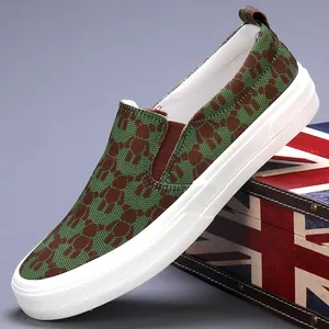 Men Autumn Slip-on Canvas Shoes Breathable Korean Fashion Bear Print Low-top Flat Lazy Shoes Casual Sneakers Walking Footwear