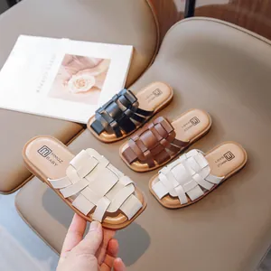 Trendy geweven kindersandalen in Koreaanse stijl, gesloten neus, diverse kleuren, zomer mode