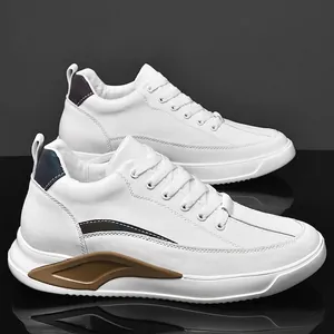 Sneakers bianche casual da uomo con suola spessa e rialzo interno nascosto di 6 cm