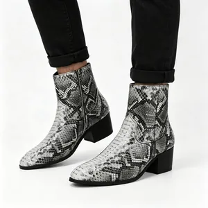 Botines de hombre elegantes con estampado de serpiente gris y tacón de bloque usados