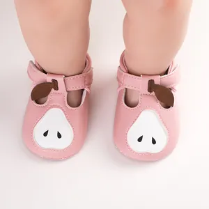 Chaussures de marche roses pour bébé avec un design de fruit mignon et semelles en caoutchouc