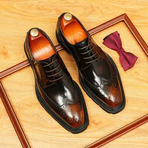Chaussures richelieus brogue en cuir marron pour hommes avec embauchoirs en bois