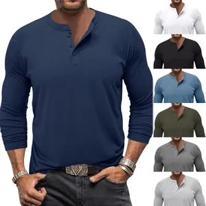 Detailansicht eines Herren Henley-Shirts mit langen Ärmeln in verschiedenen Farben.