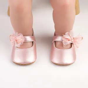 Lindos zapatos de gateo rosa metálico para bebés con lazo de tul para niños de 0 a 1 año de edad