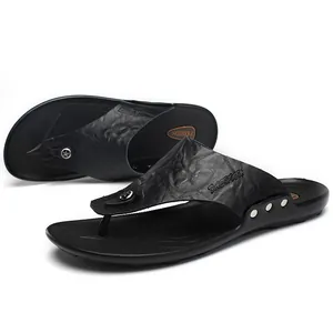 Infradito da Uomo in Pelle di Vacchetta Estive Antiscivolo Suola Morbida Rivetti Sandali Casual Scarpe da Spiaggia Outdoor