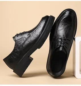 Zapatos con alza negros para hombre con suela de plataforma de 10 cm para negocios.
