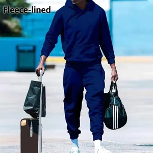 Conjunto de sudadera con capucha y pantalones de chándal con forro polar azul marino