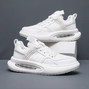 Witte heren leren platform sneakers met luchtkussens en ademende geperforeerde details